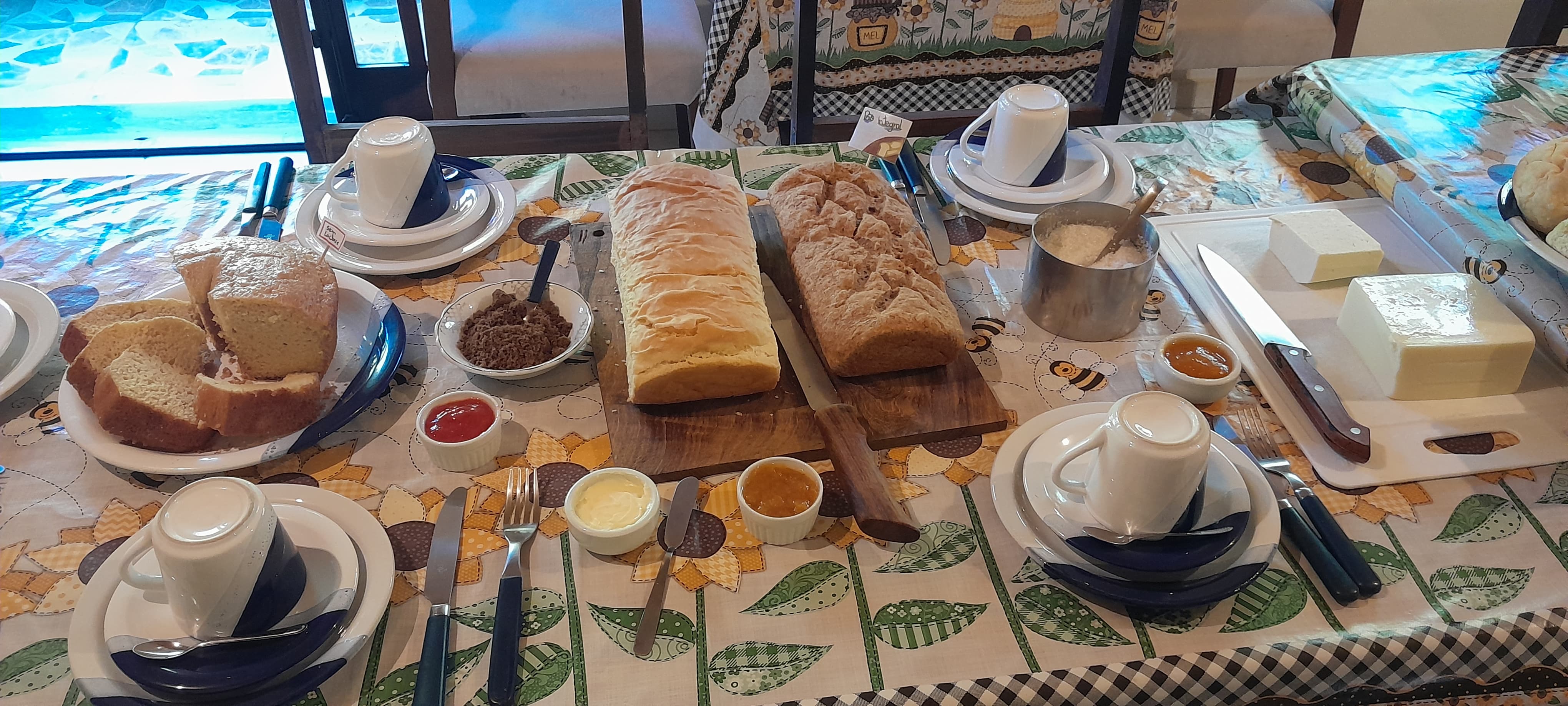 Café da manhã preparado na hospedaria